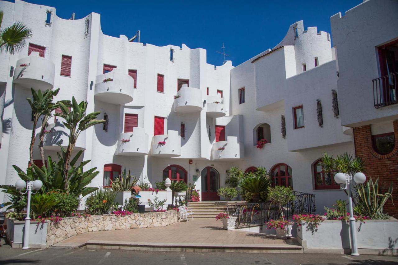 Assinos Palace Hotel จีอาร์ดีนี นักซอส ภายนอก รูปภาพ